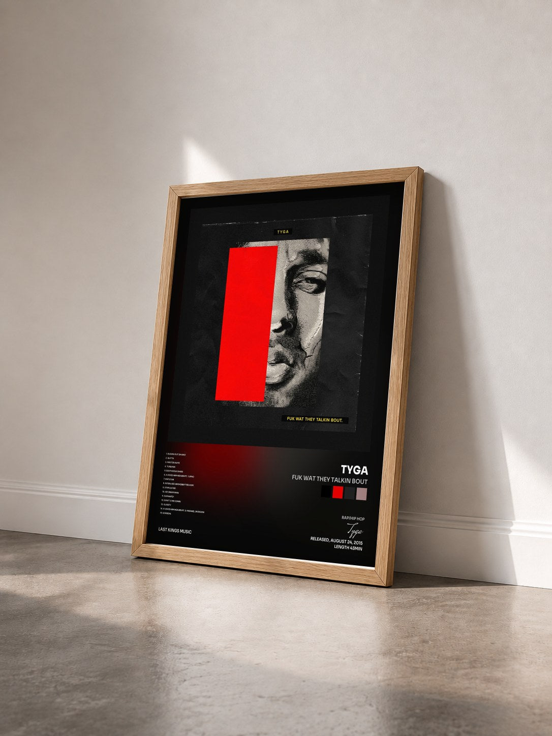 #bois Tableau de l'album Fuk Wat They Talkin Bout de Tyga vu de trois quarts, cadre en bois brut