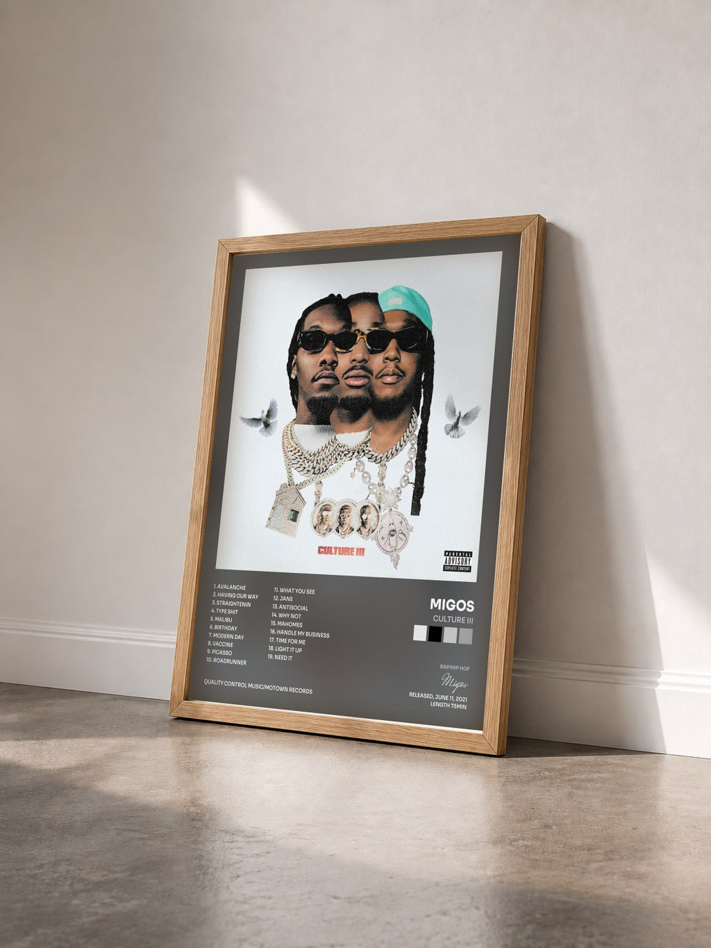 #bois Tableau de l'album Culture III de Migos vu de trois quarts, cadre en bois brut