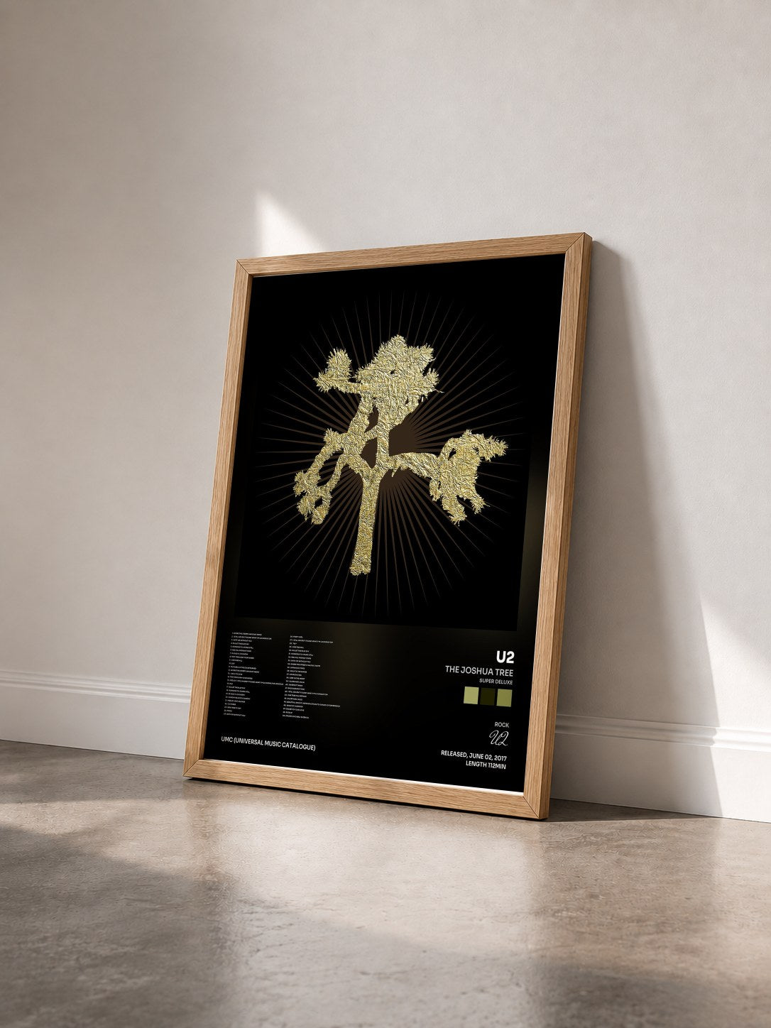 #bois Tableau de l'album The Joshua Tree (Super Deluxe) de U2 vu de trois quarts, cadre en bois brut