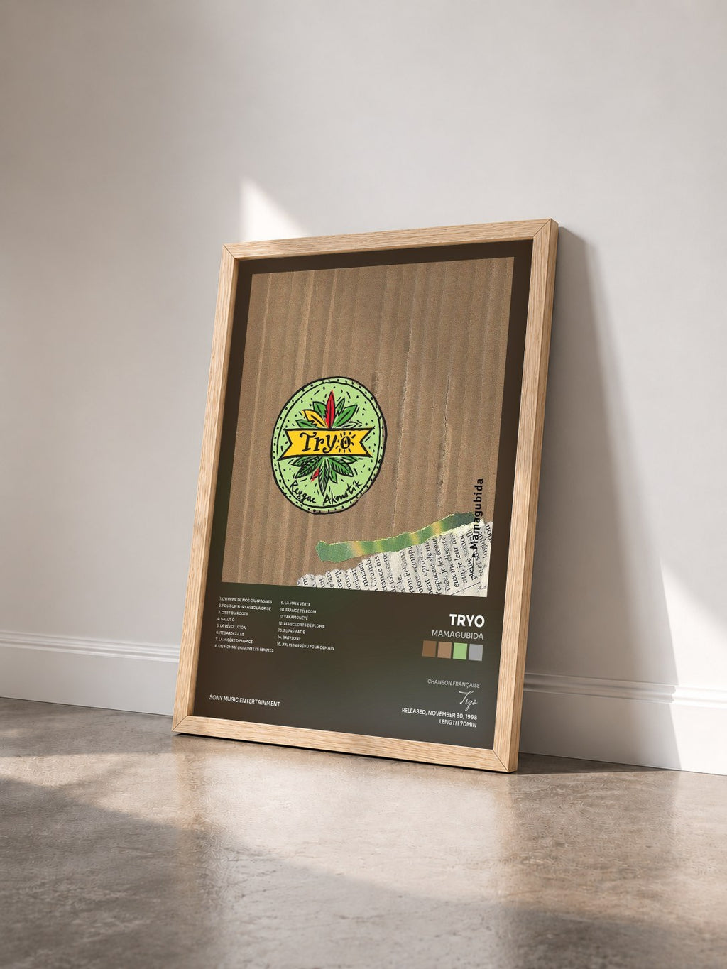 #bois Tableau de l'album Mamagubida de Tryo vu de trois quarts, cadre en bois brut