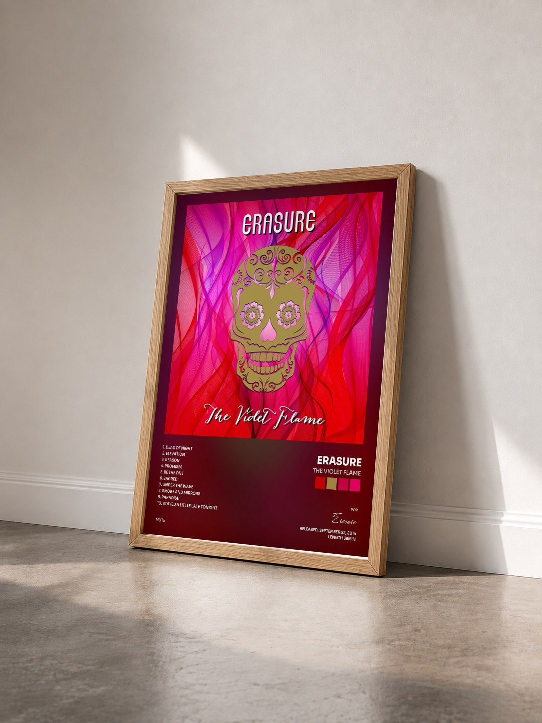 #bois Tableau de l'album The Violet Flame de Erasure vu de trois quarts, cadre en bois brut