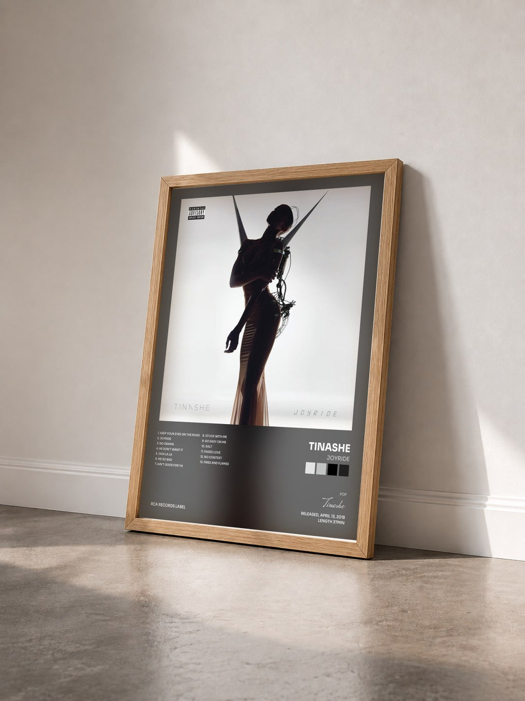 #bois Tableau de l'album Joyride de Tinashe vu de trois quarts, cadre en bois brut