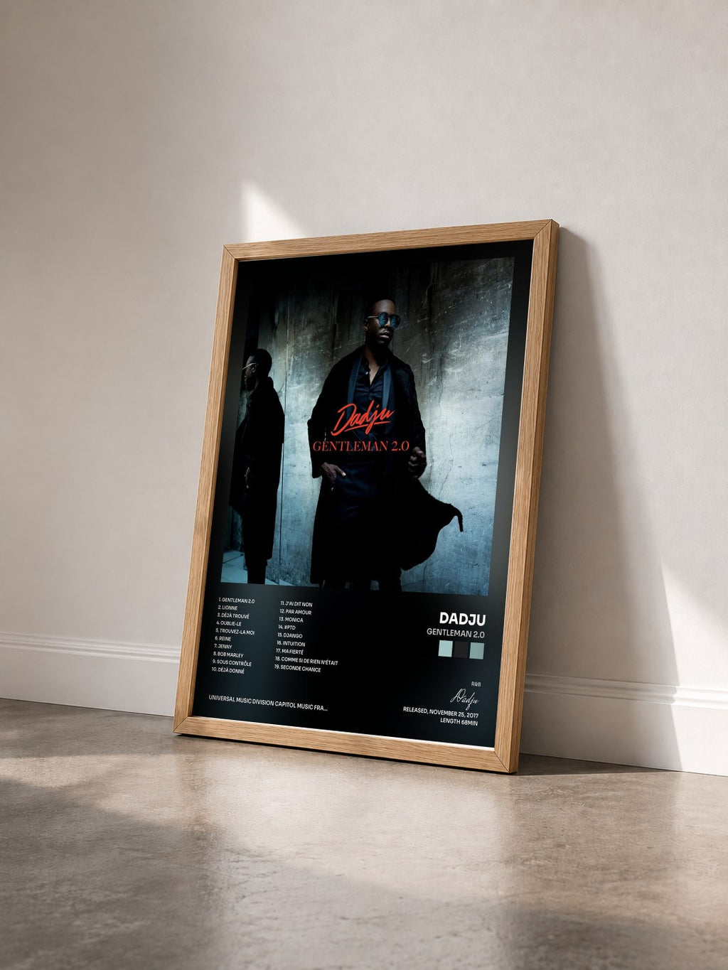#bois Tableau de l'album Gentleman 2.0 de Dadju vu de trois quarts, cadre en bois brut
