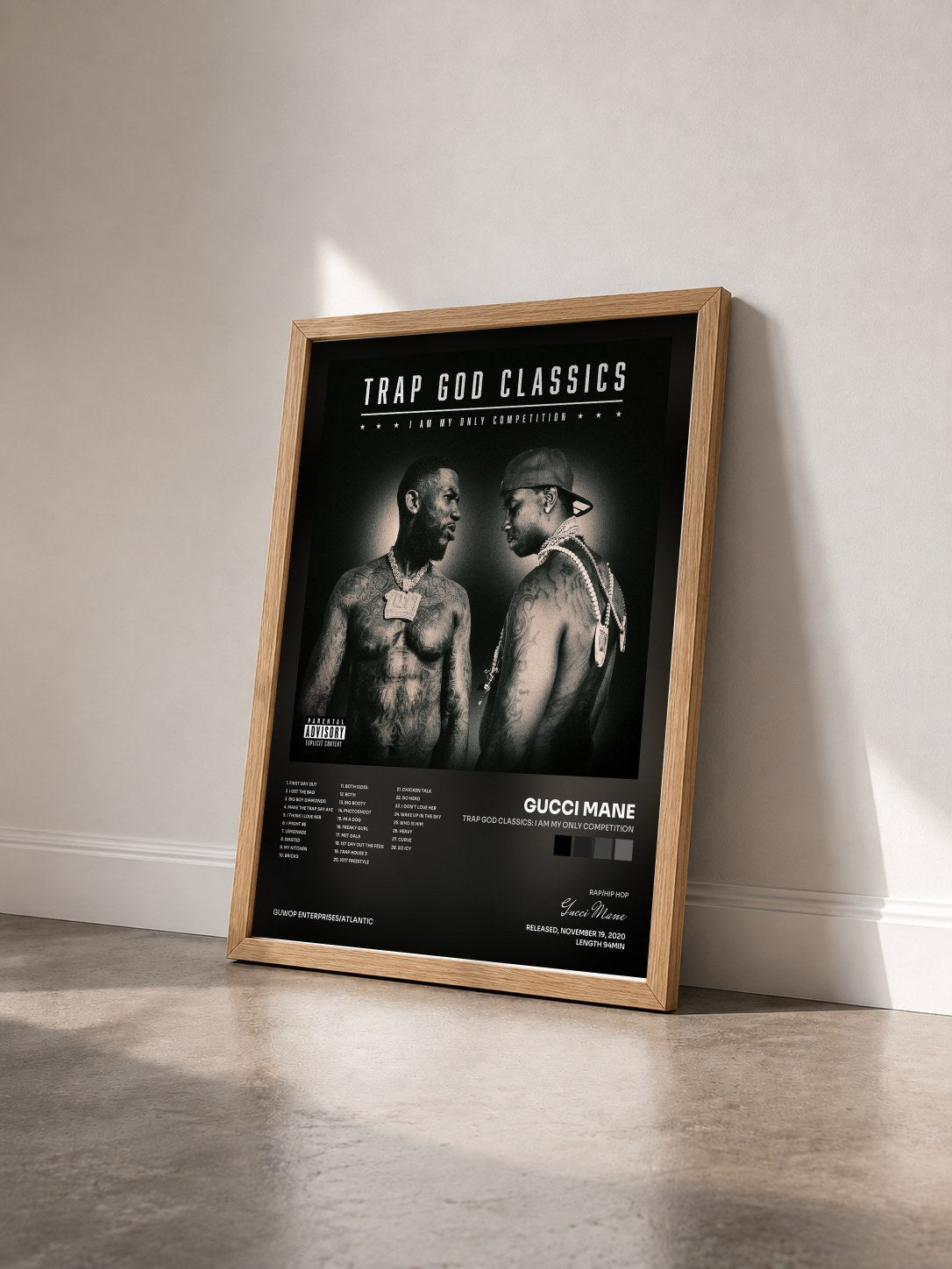 #bois Tableau de l'album Trap God Classics: I Am My Only Competition de Gucci Mane vu de trois quarts, cadre en bois brut