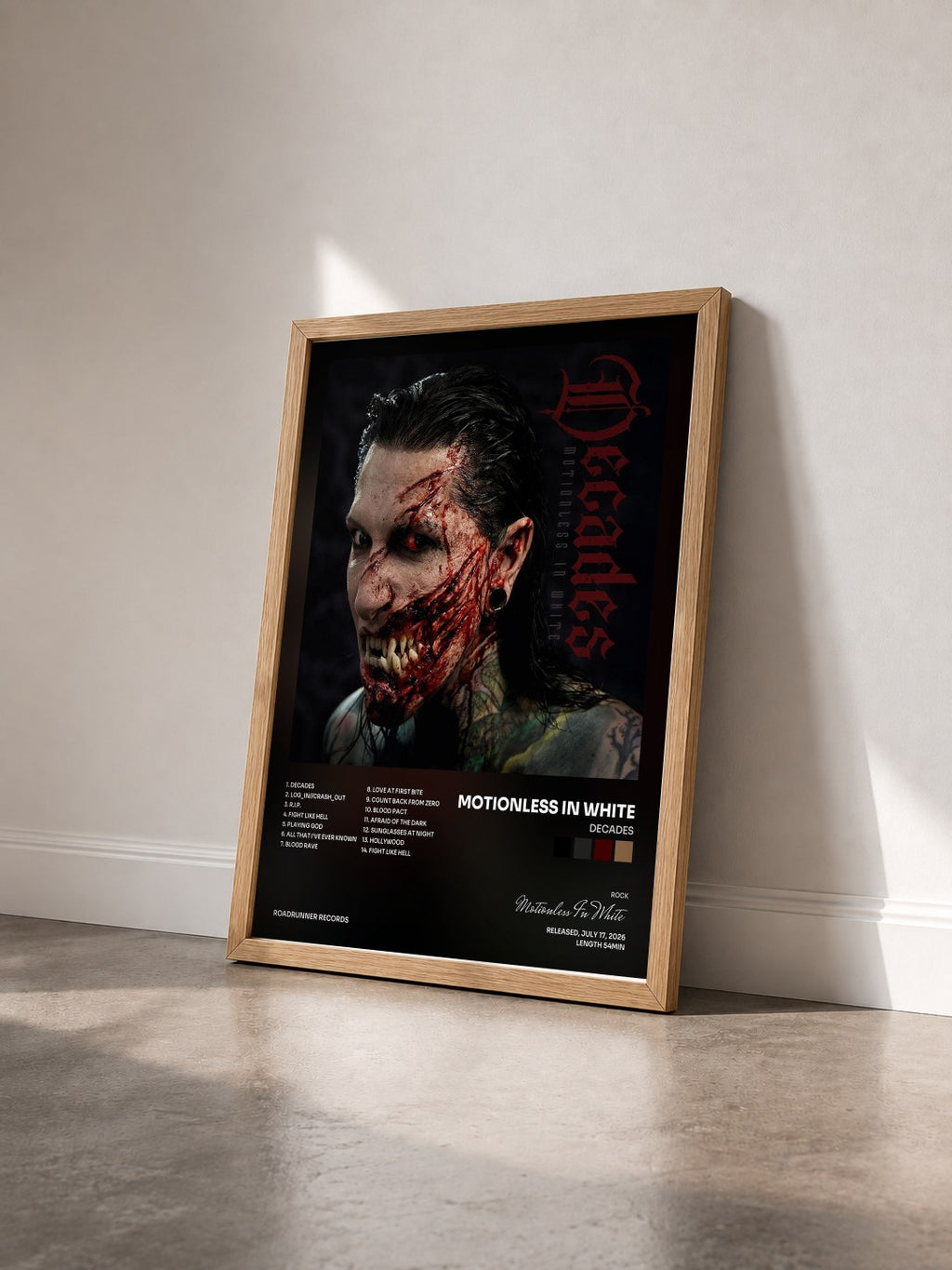 #bois Tableau de l'album Decades de Motionless In White vu de trois quarts, cadre en bois brut