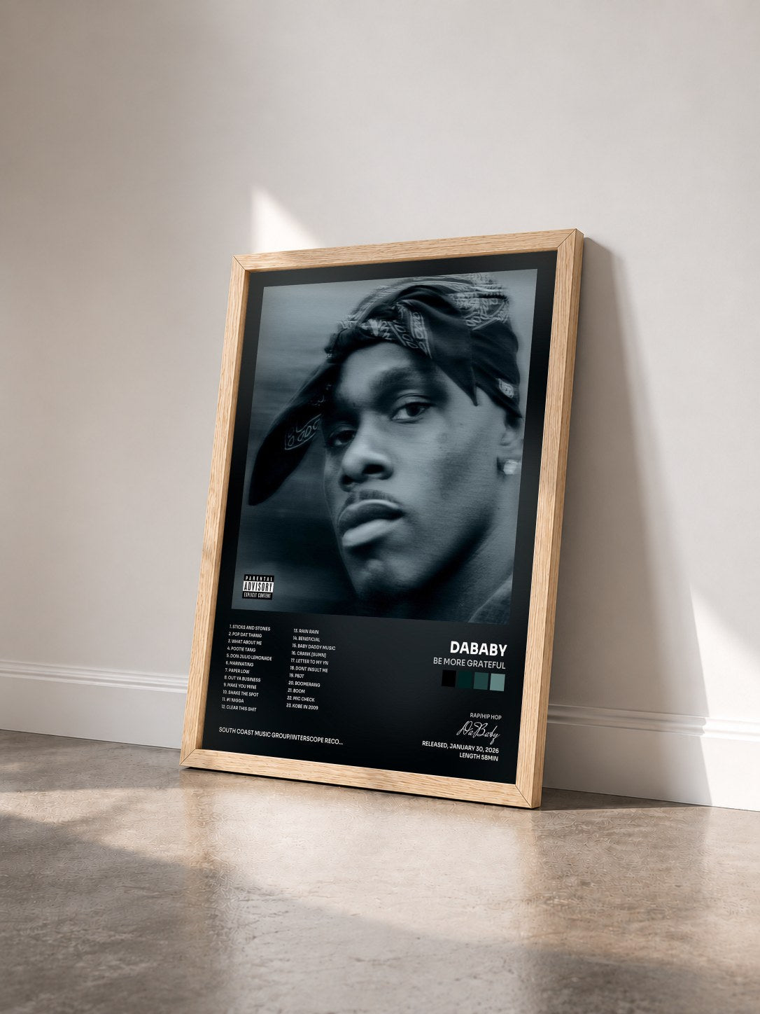 #bois Tableau de l'album BE MORE GRATEFUL de DaBaby vu de trois quarts, cadre en bois brut