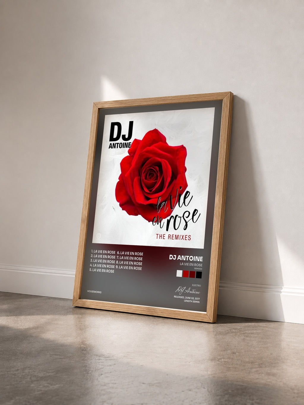 #bois Tableau de l'album La vie en rose (Remixes) de DJ Antoine vu de trois quarts, cadre en bois brut