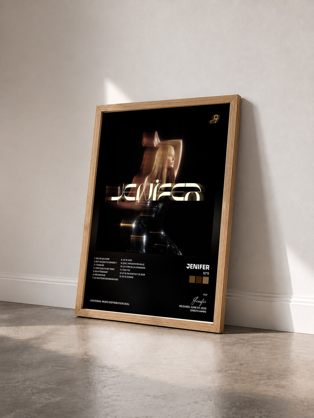 #bois Tableau de l'album n°9 de Jenifer vu de trois quarts, cadre en bois brut