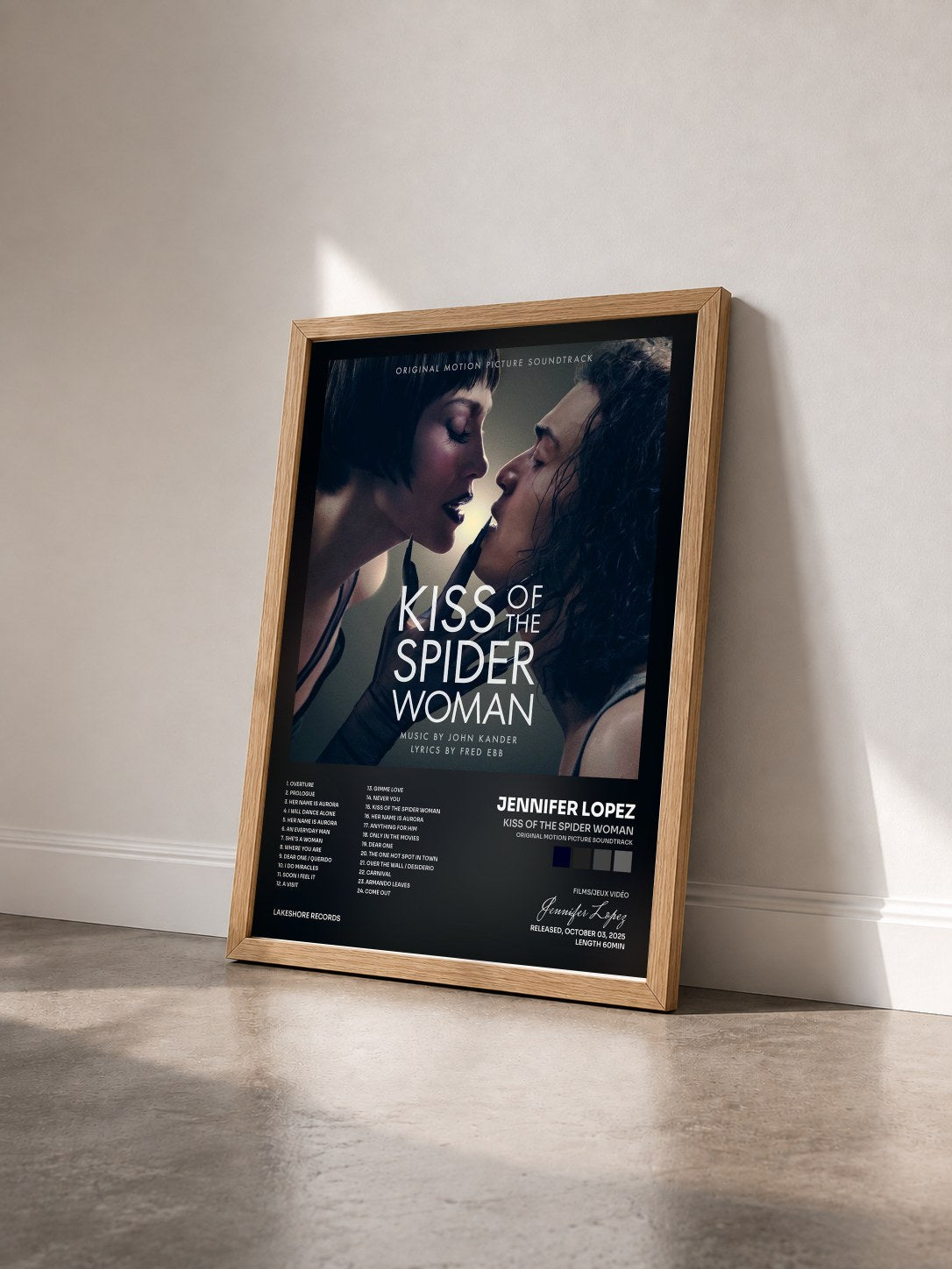 #bois Tableau de l'album Kiss of the Spider Woman (Original Motion Picture Soundtrack) de Jennifer Lopez vu de trois quarts, cadre en bois brut