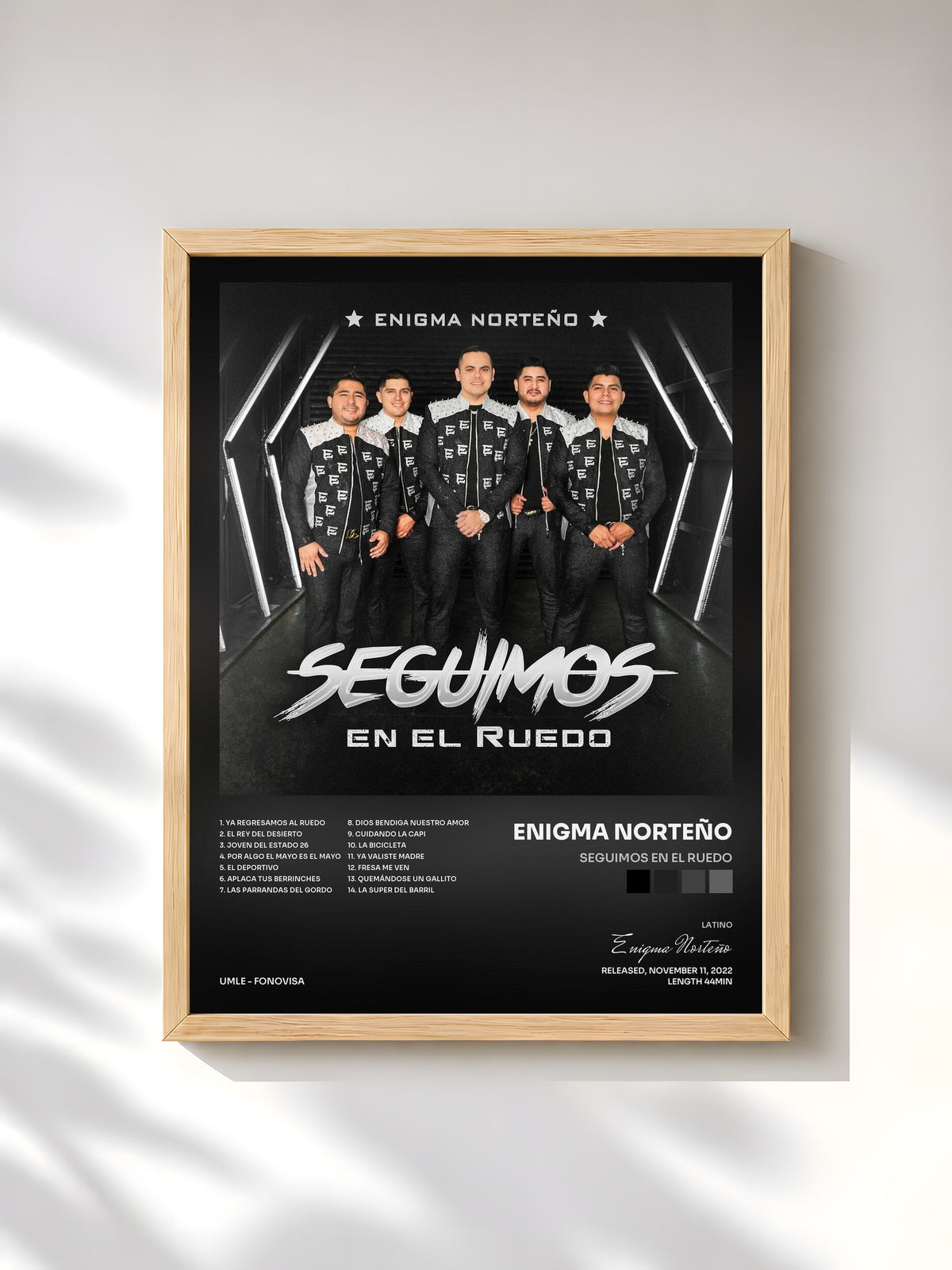 #bois Tableau de l'album Seguimos En El Ruedo de Enigma Norteño, cadre en bois brut, imprimé et encadré en France