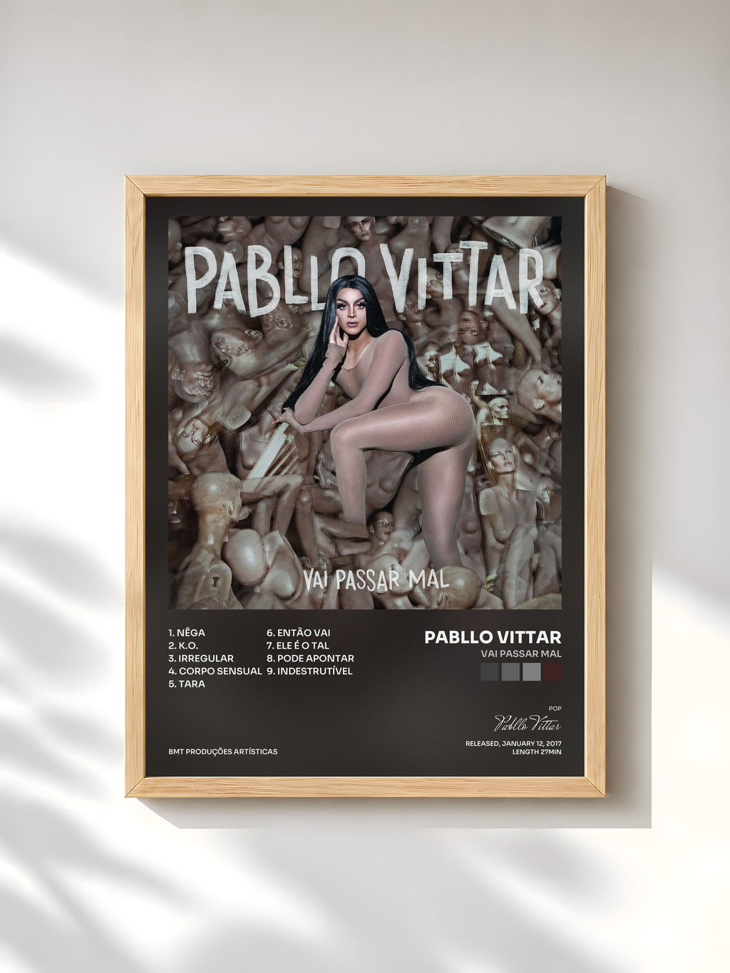#bois Tableau de l'album Vai Passar Mal de Pabllo Vittar, cadre en bois brut, imprimé et encadré en France