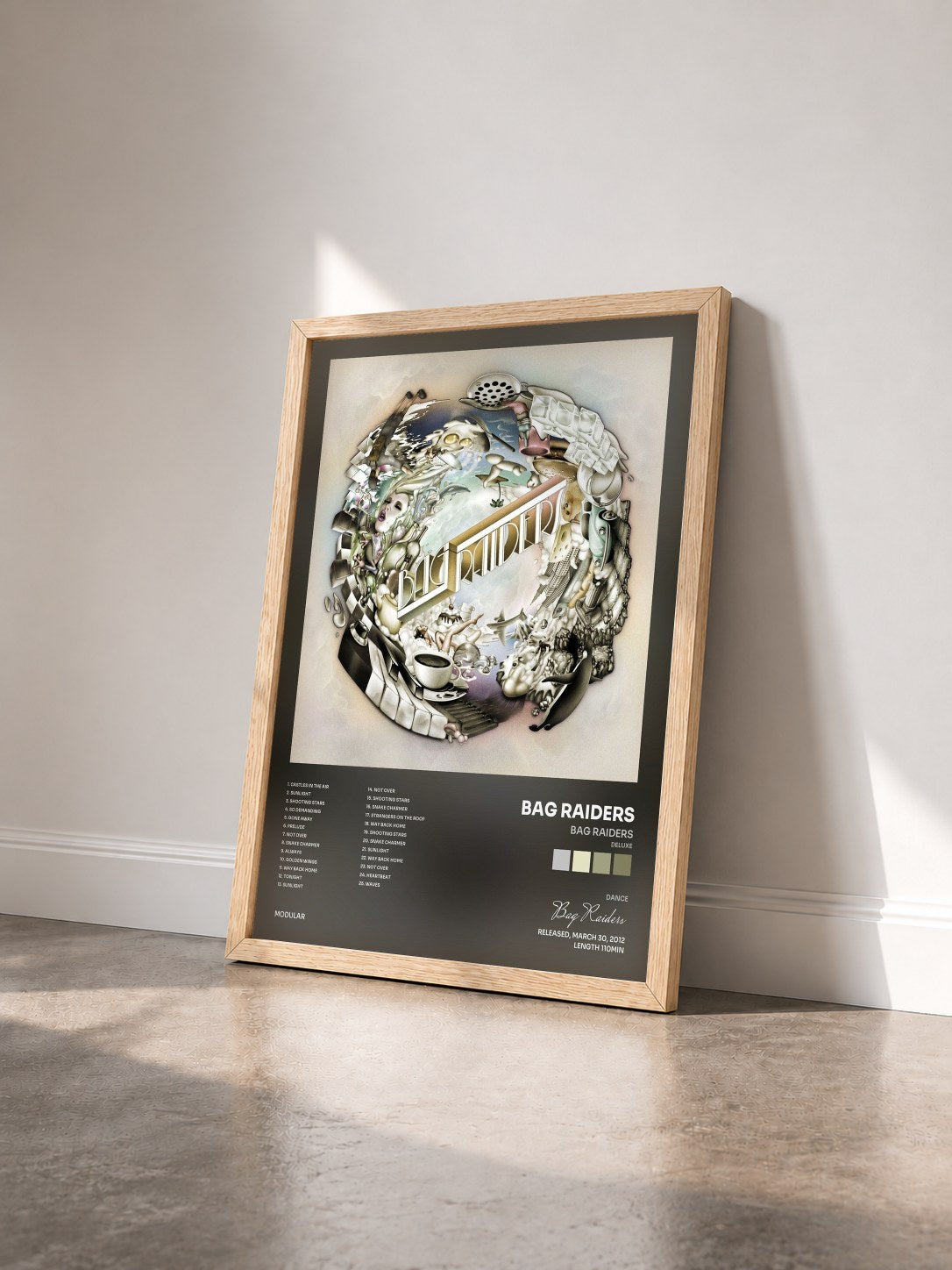 #bois Tableau de l'album Bag Raiders (Deluxe) de Bag Raiders vu de trois quarts, cadre en bois brut