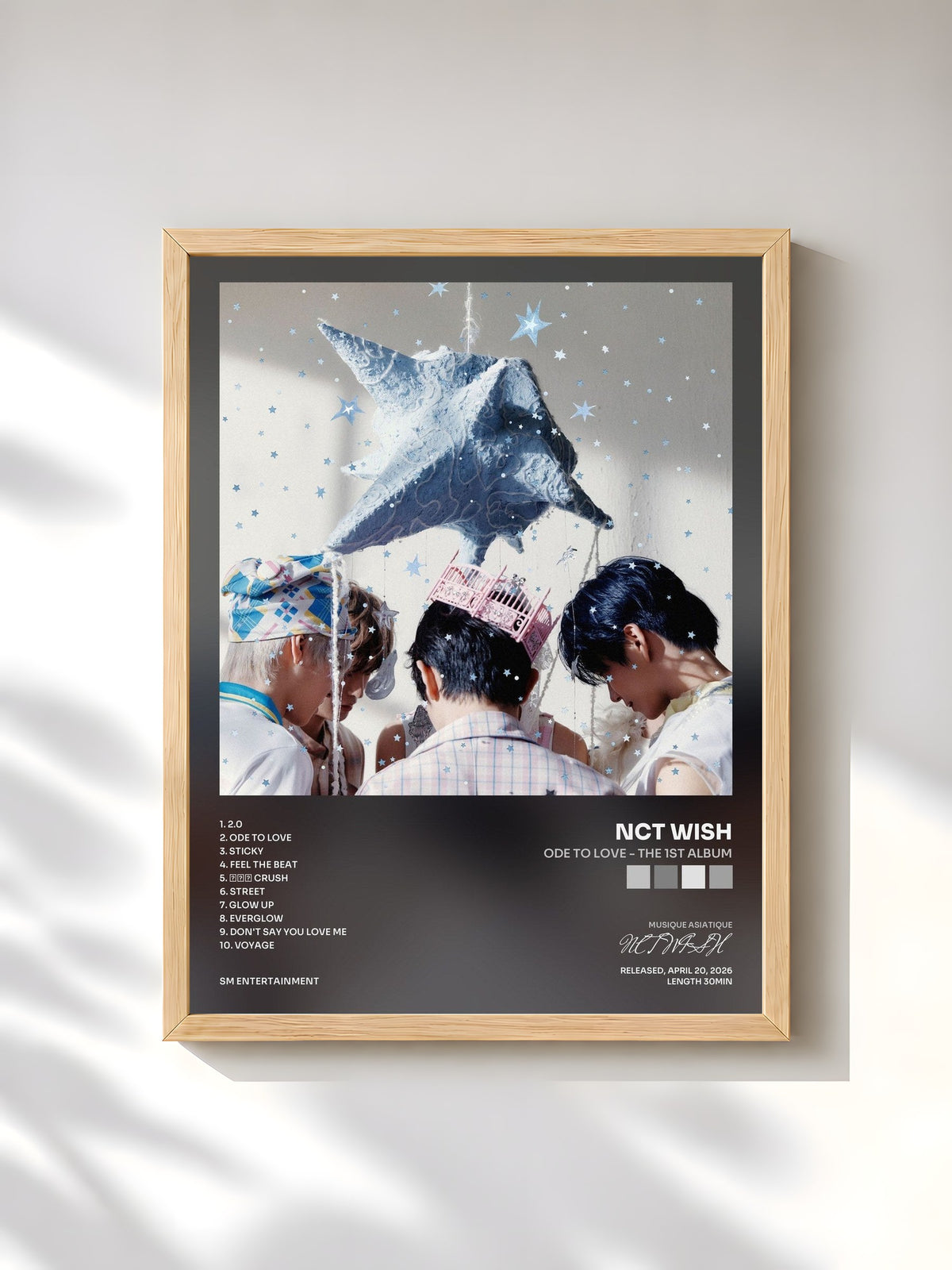 #bois Tableau de l'album Ode to Love - The 1st Album de NCT WISH, cadre en bois brut, imprimé et encadré en France