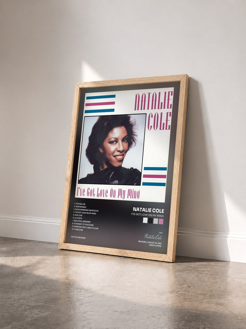 #bois Tableau de l'album I've Got Love On My Mind de Natalie Cole vu de trois quarts, cadre en bois brut