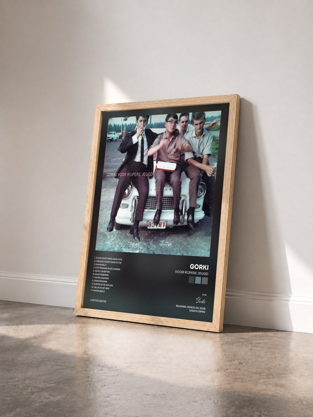 #bois Tableau de l'album Voor Rijpere Jeugd de Gorki vu de trois quarts, cadre en bois brut