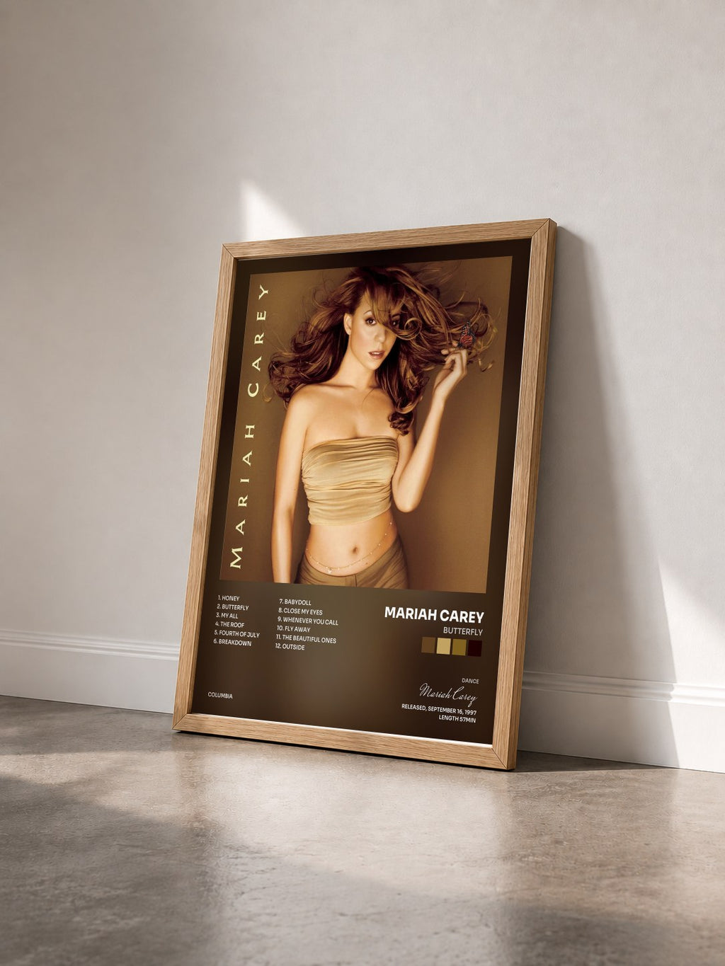 #bois Tableau de l'album Butterfly de Mariah Carey vu de trois quarts, cadre en bois brut