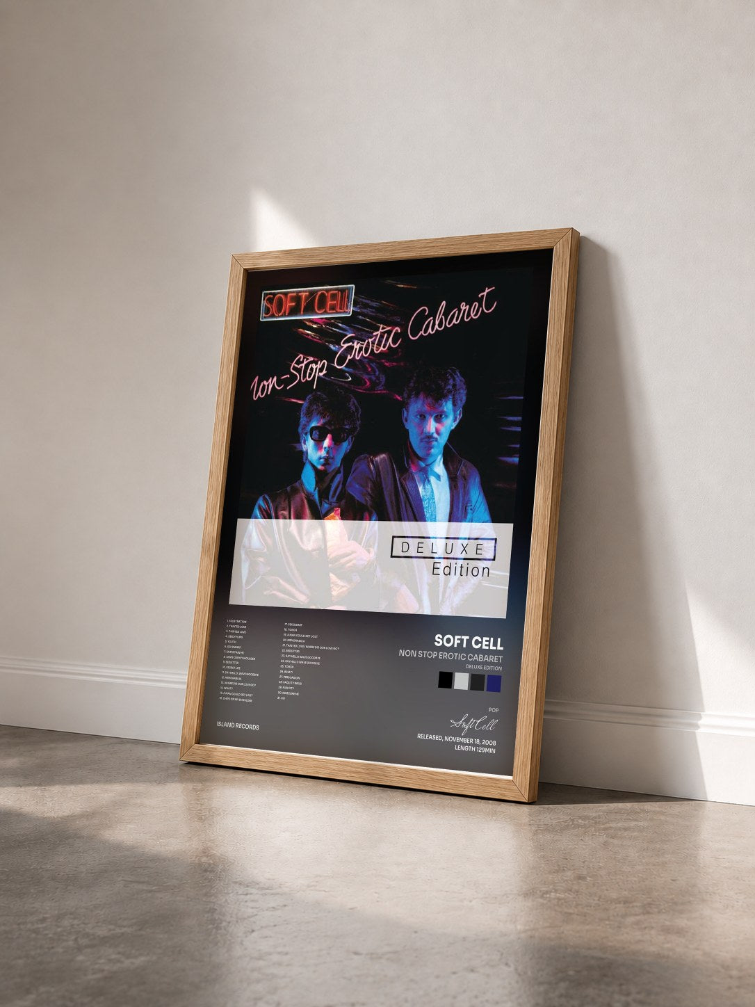#bois Tableau de l'album Non-Stop Erotic Cabaret (Deluxe Edition) de Soft Cell vu de trois quarts, cadre en bois brut
