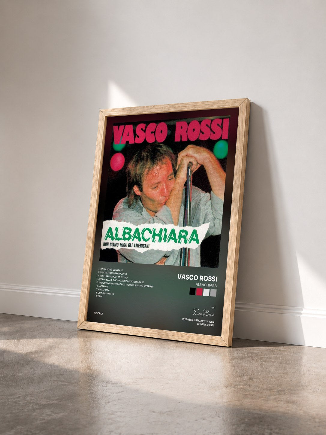 #bois Tableau de l'album Albachiara de Vasco Rossi vu de trois quarts, cadre en bois brut
