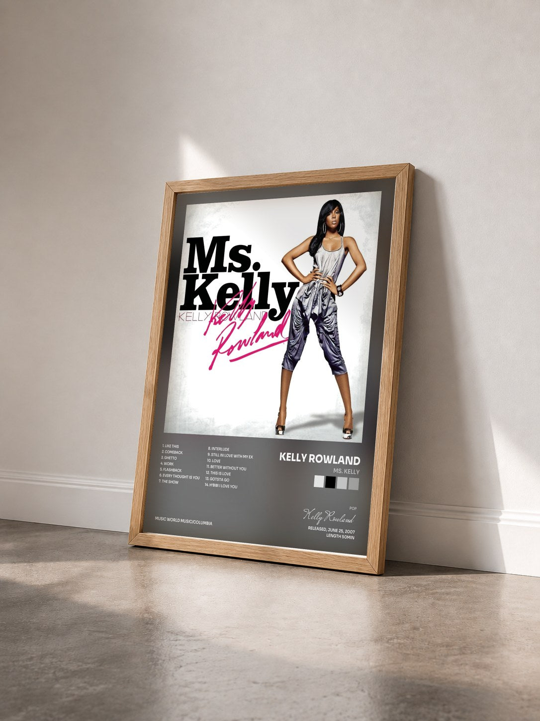 #bois Tableau de l'album Ms. Kelly de Kelly Rowland vu de trois quarts, cadre en bois brut