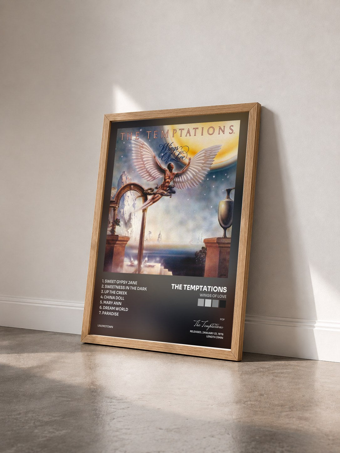 #bois Tableau de l'album Wings Of Love de The Temptations vu de trois quarts, cadre en bois brut