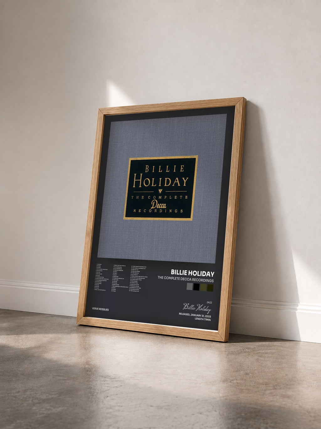 #bois Tableau de l'album The Complete Decca Recordings de Billie Holiday vu de trois quarts, cadre en bois brut