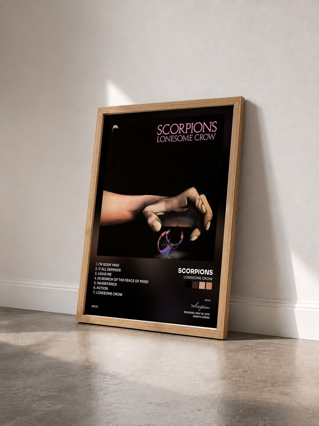 #bois Tableau de l'album Lonesome Crow de Scorpions vu de trois quarts, cadre en bois brut