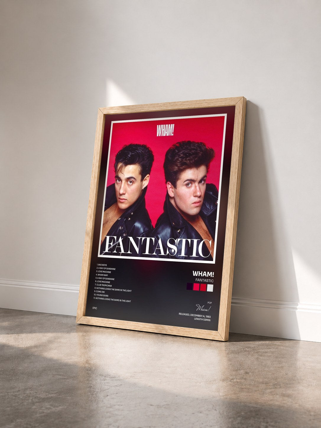 #bois Tableau de l'album Fantastic de Wham! vu de trois quarts, cadre en bois brut