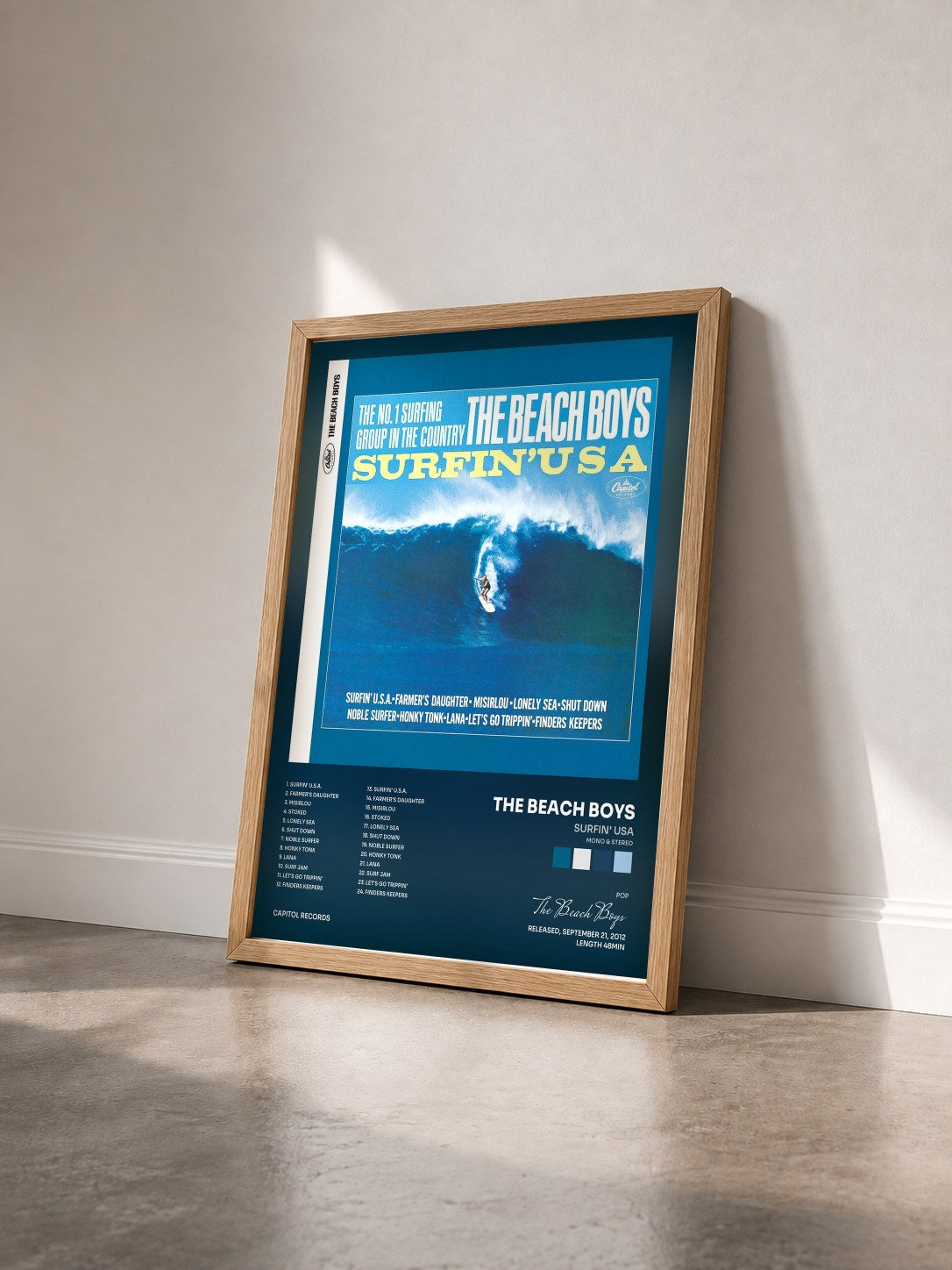 #bois Tableau de l'album Surfin' USA (Mono & Stereo) de The Beach Boys vu de trois quarts, cadre en bois brut