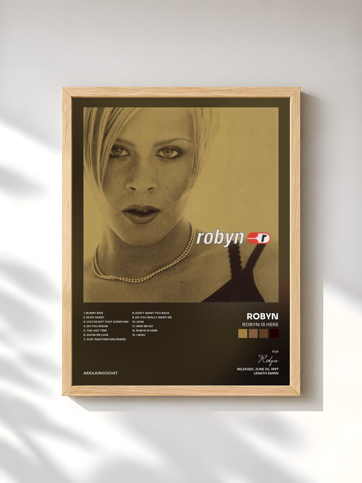 #bois Tableau de l'album Robyn Is Here de Robyn, cadre en bois brut, imprimé et encadré en France