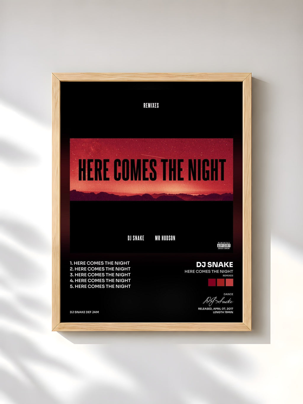 #bois Tableau de l'album Here Comes The Night (Remixes) de DJ Snake, cadre en bois brut, imprimé et encadré en France