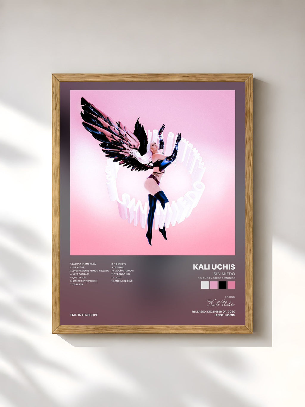 #bois Tableau de l'album Sin Miedo (del Amor y Otros Demonios) ∞ de Kali Uchis, cadre en bois brut, imprimé et encadré en France