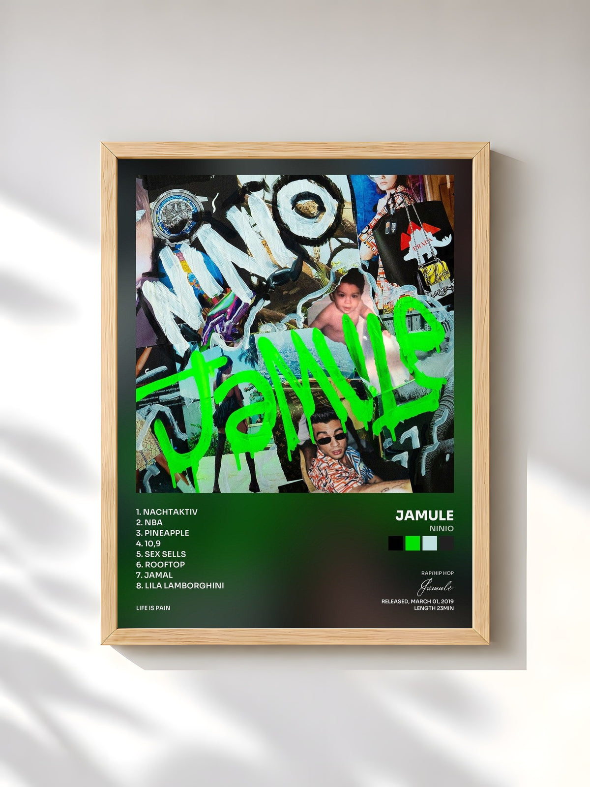 #bois Tableau de l'album Ninio de Jamule, cadre en bois brut, imprimé et encadré en France