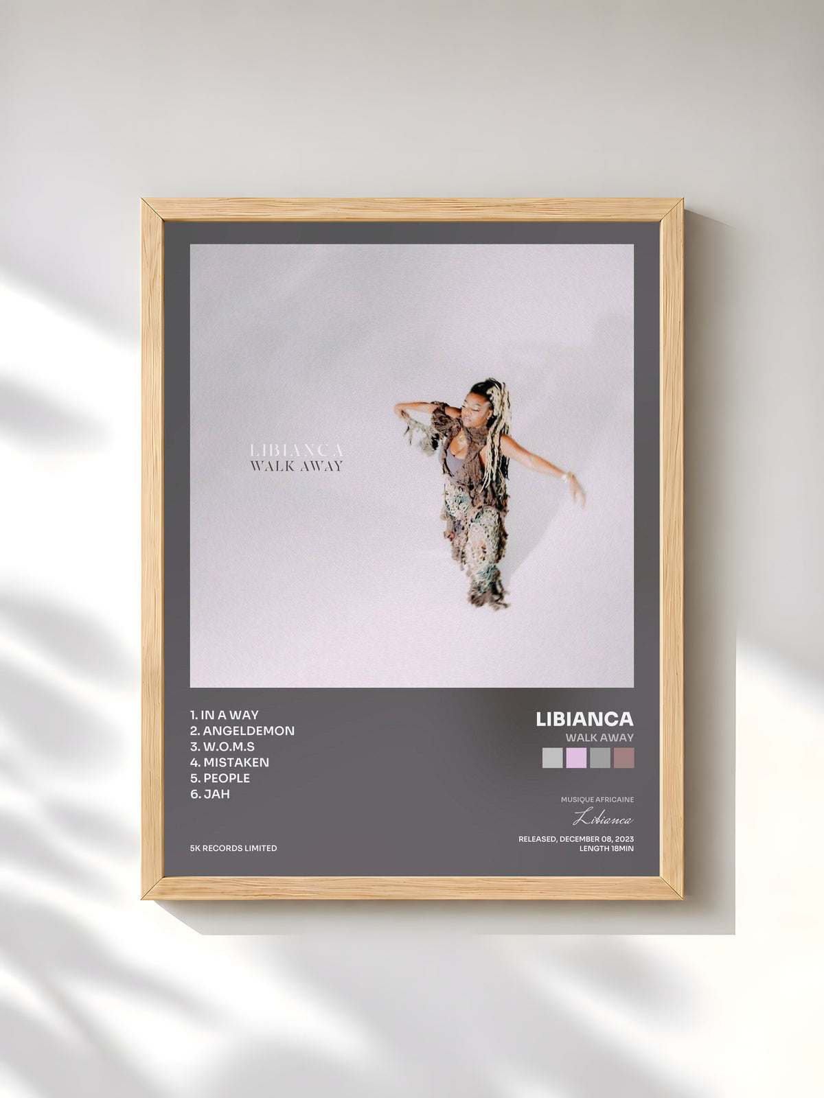 #bois Tableau de l'album Walk Away de Libianca, cadre en bois brut, imprimé et encadré en France