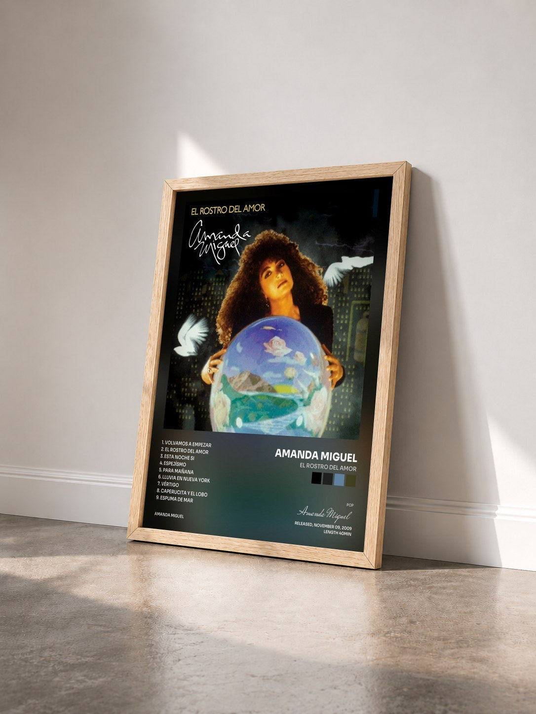 #bois Tableau de l'album El Rostro Del Amor de Amanda Miguel vu de trois quarts, cadre en bois brut