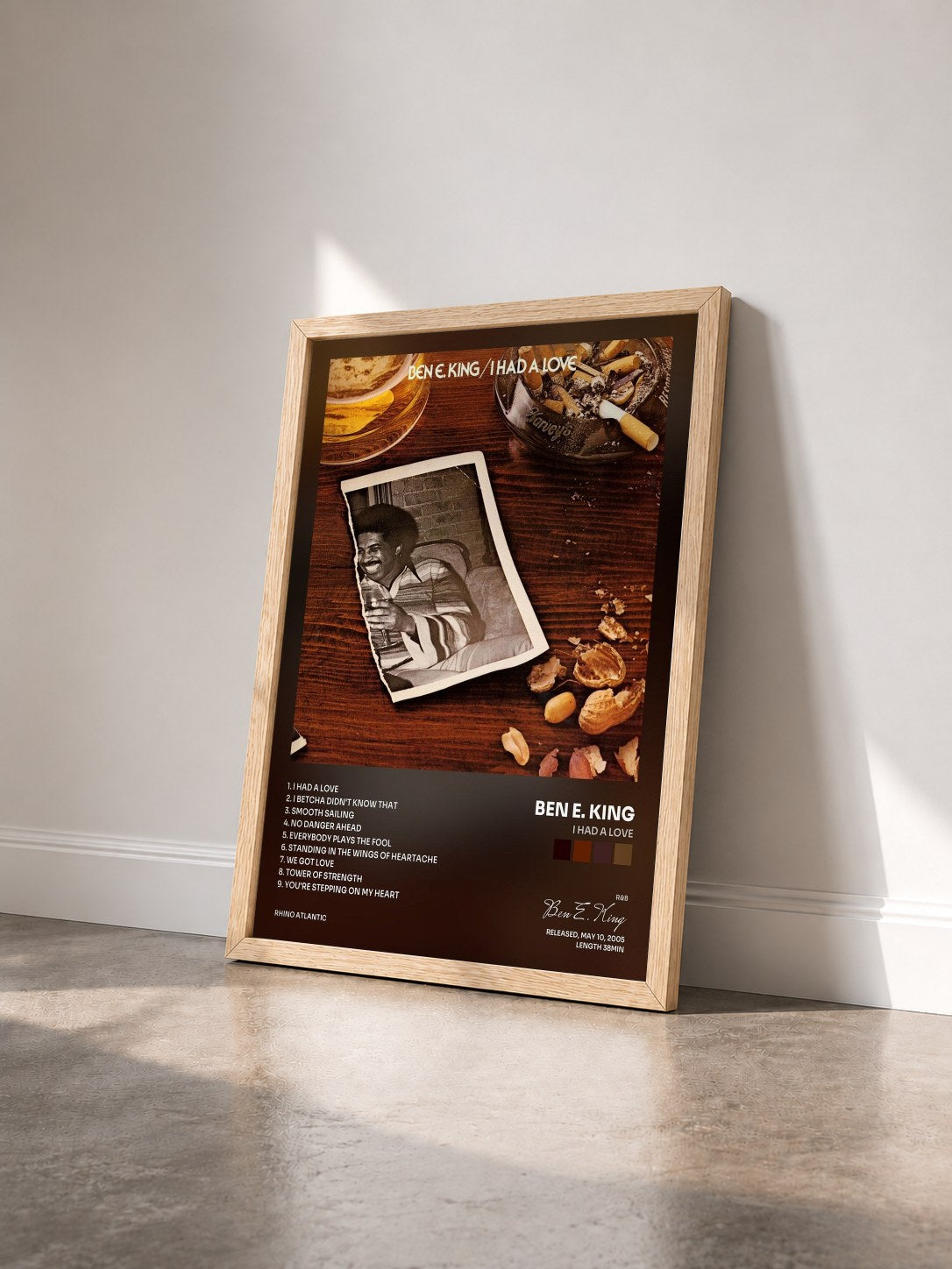 #bois Tableau de l'album I Had a Love de Ben E. King vu de trois quarts, cadre en bois brut
