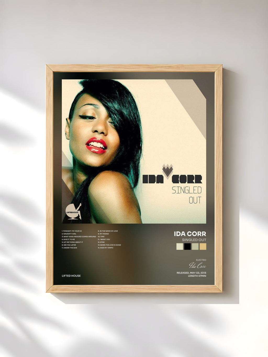 #bois Tableau de l'album Singled Out de Ida Corr, cadre en bois brut, imprimé et encadré en France
