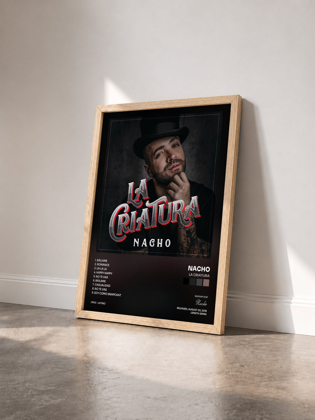 #bois Tableau de l'album La Criatura de Nacho vu de trois quarts, cadre en bois brut