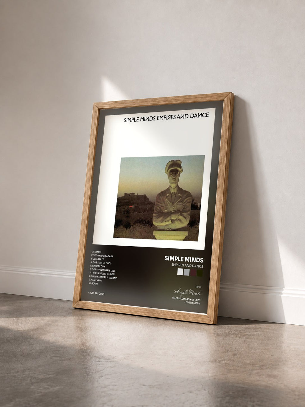 #bois Tableau de l'album Empires And Dance de Simple Minds vu de trois quarts, cadre en bois brut
