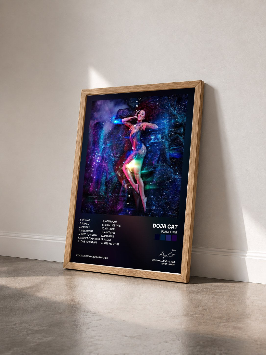 #bois Tableau de l'album Planet Her de Doja Cat vu de trois quarts, cadre en bois brut