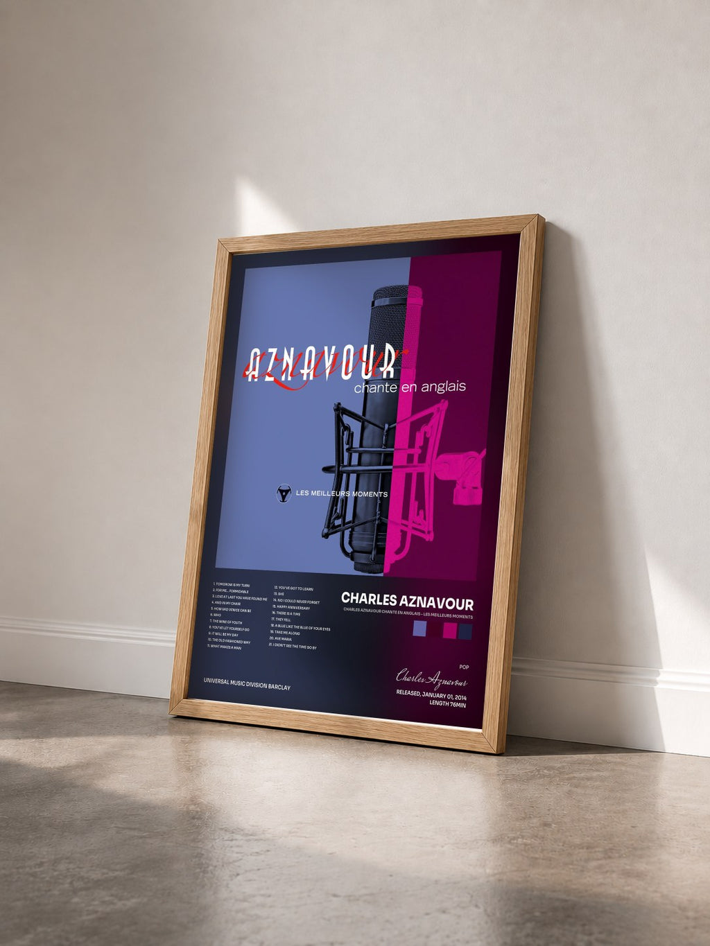 #bois Tableau de l'album Charles Aznavour chante en anglais - Les meilleurs moments de Charles Aznavour vu de trois quarts, cadre en bois brut