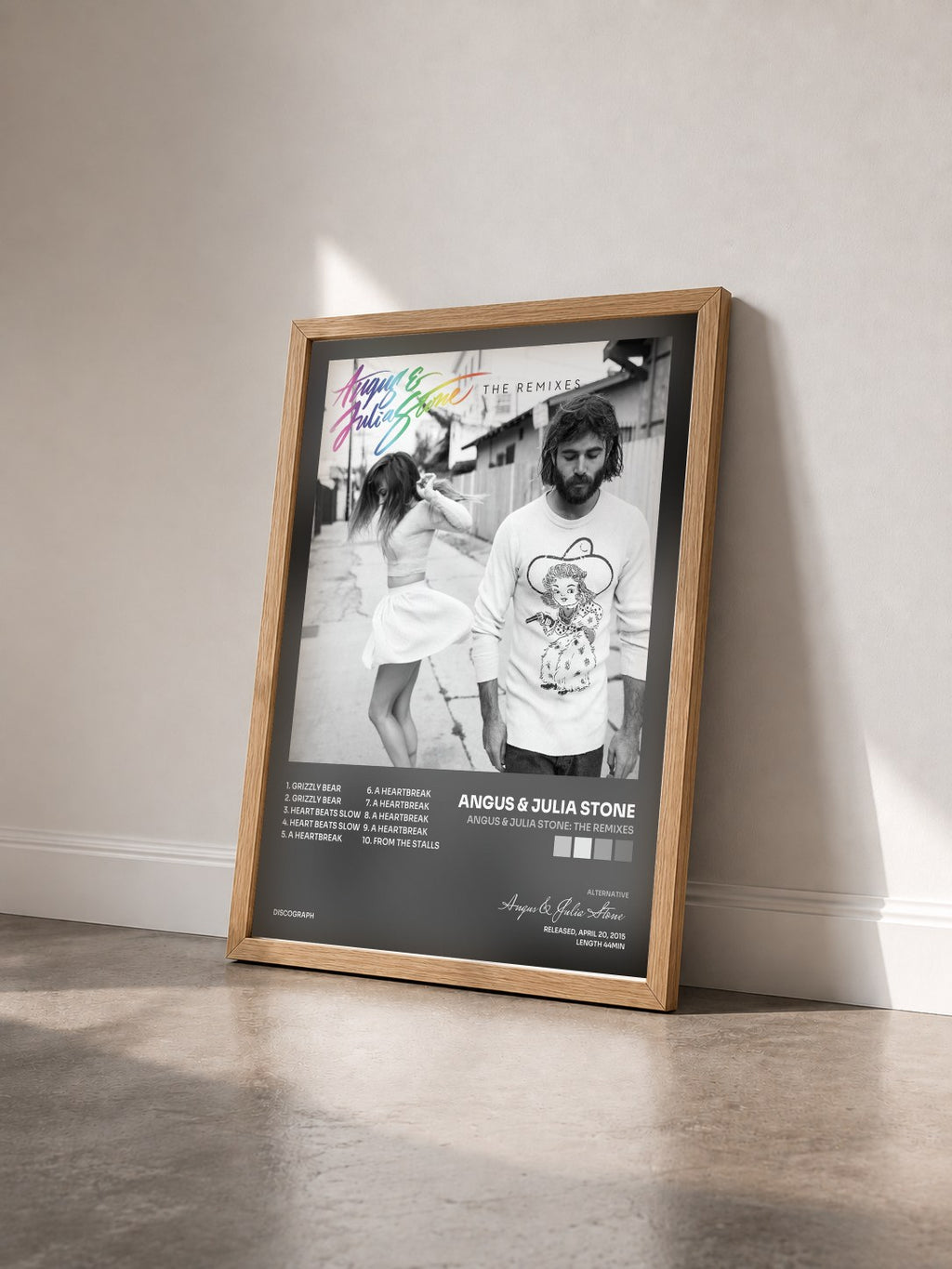 #bois Tableau de l'album Angus & Julia Stone: The Remixes de Angus & Julia Stone vu de trois quarts, cadre en bois brut