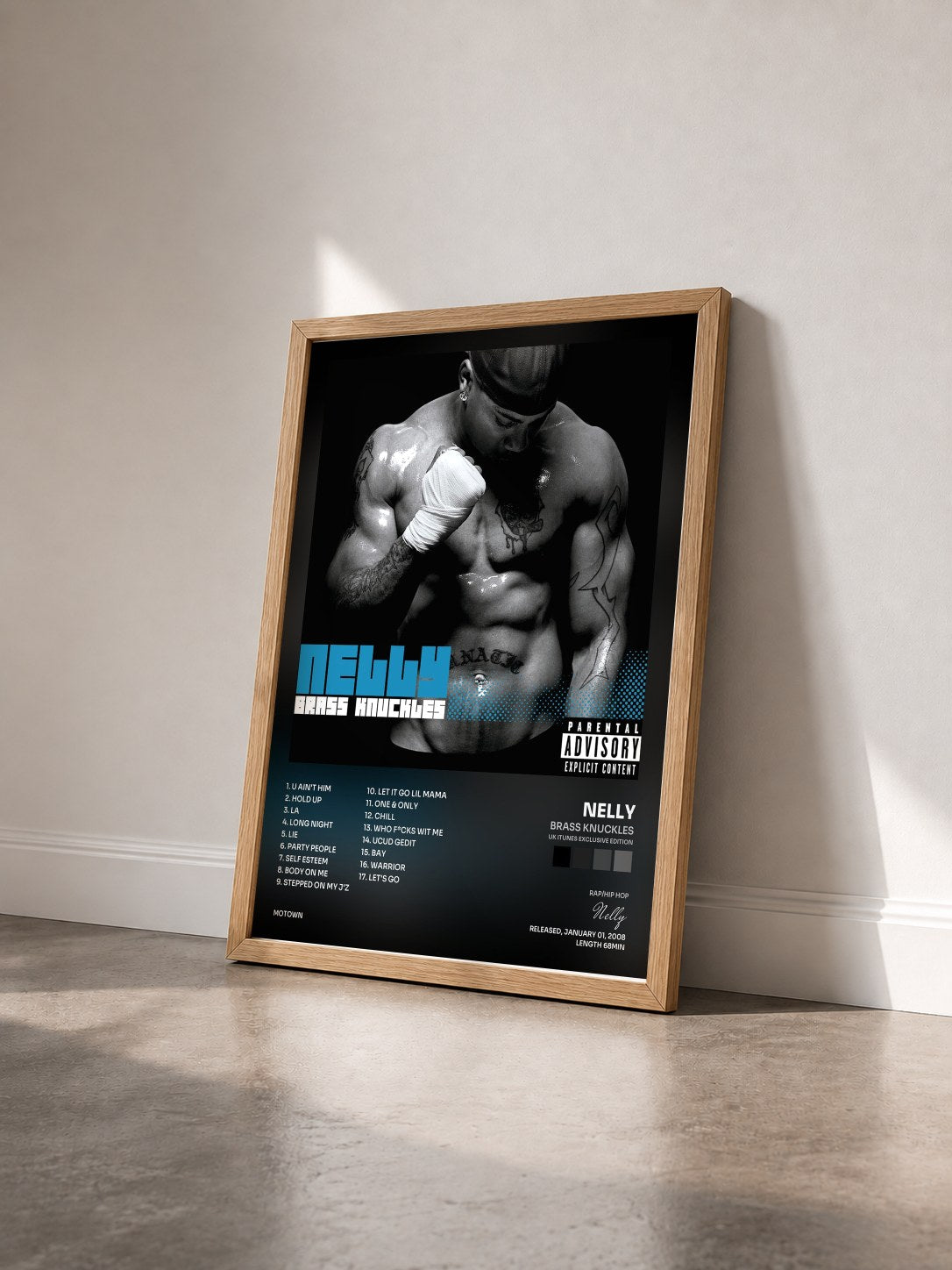 #bois Tableau de l'album Brass Knuckles (UK iTunes Exclusive Edition) de Nelly vu de trois quarts, cadre en bois brut