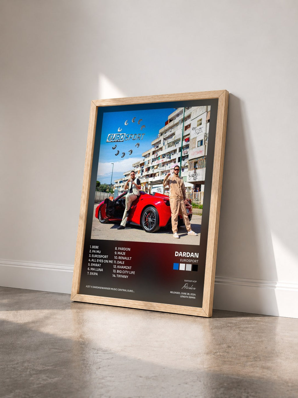 #bois Tableau de l'album EUROSPORT de Dardan vu de trois quarts, cadre en bois brut