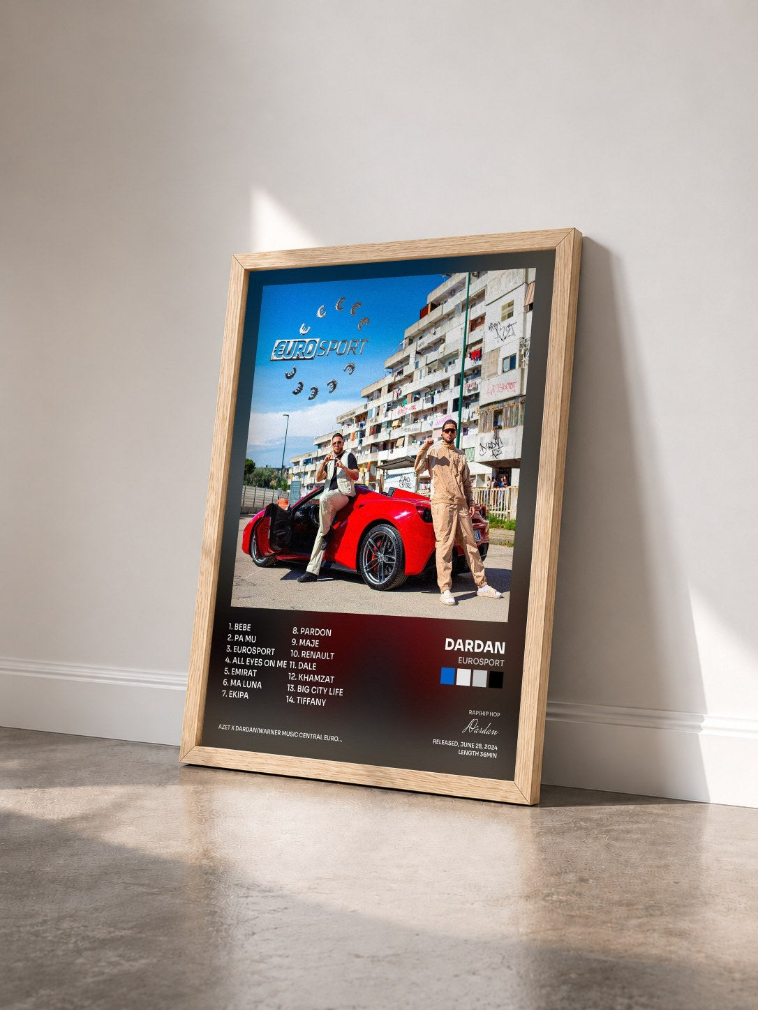 #bois Tableau de l'album EUROSPORT de Dardan vu de trois quarts, cadre en bois brut