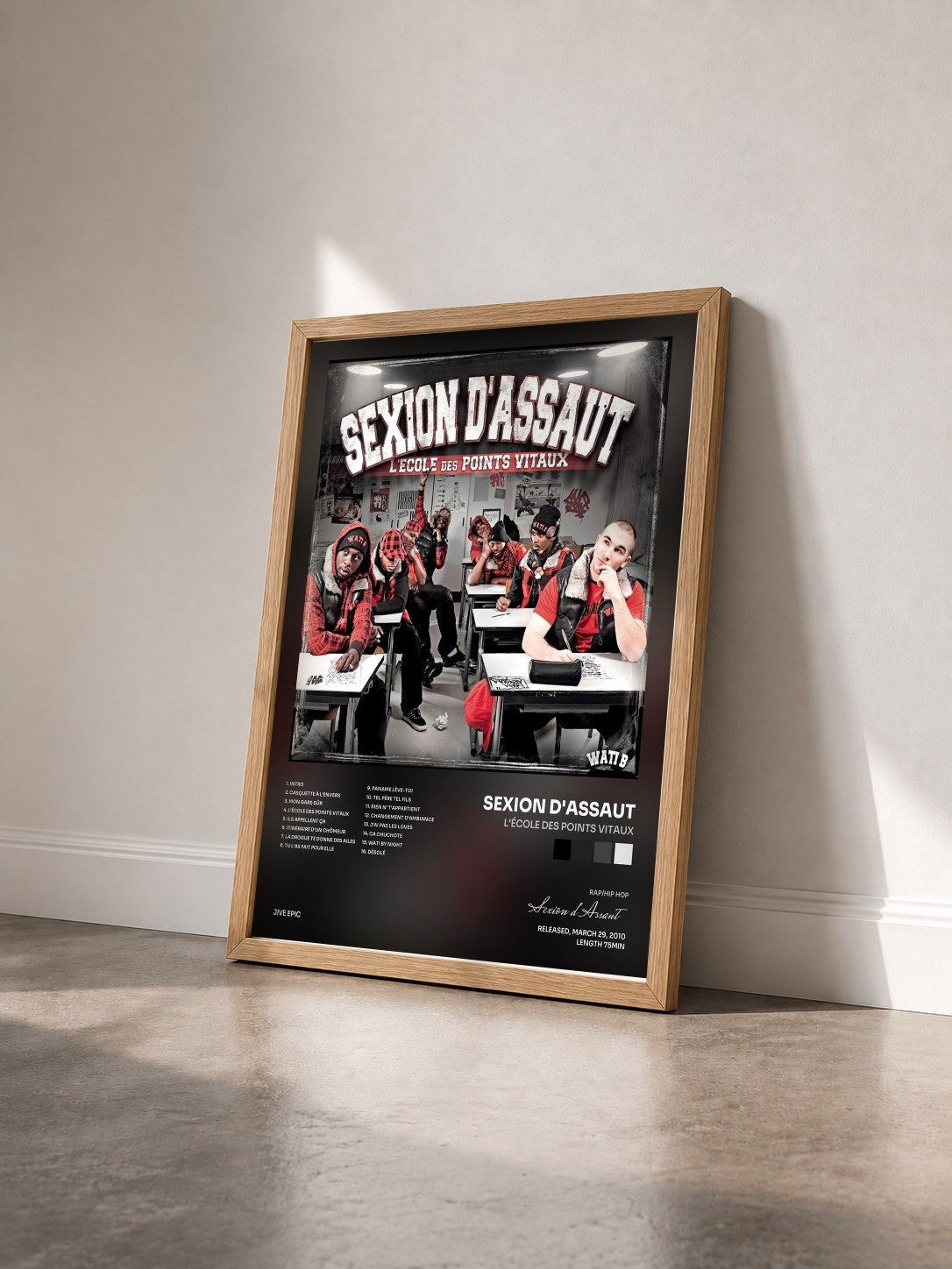 #bois Tableau de l'album L'école des points vitaux de Sexion d'Assaut vu de trois quarts, cadre en bois brut