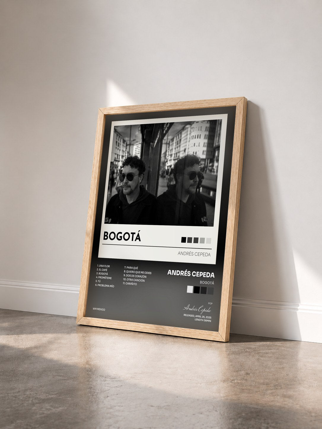 #bois Tableau de l'album BOGOTÁ de Andrés Cepeda vu de trois quarts, cadre en bois brut