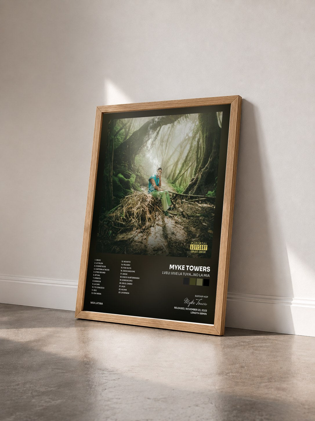 #bois Tableau de l'album LVEU: VIVE LA TUYA...NO LA MIA de Myke Towers vu de trois quarts, cadre en bois brut