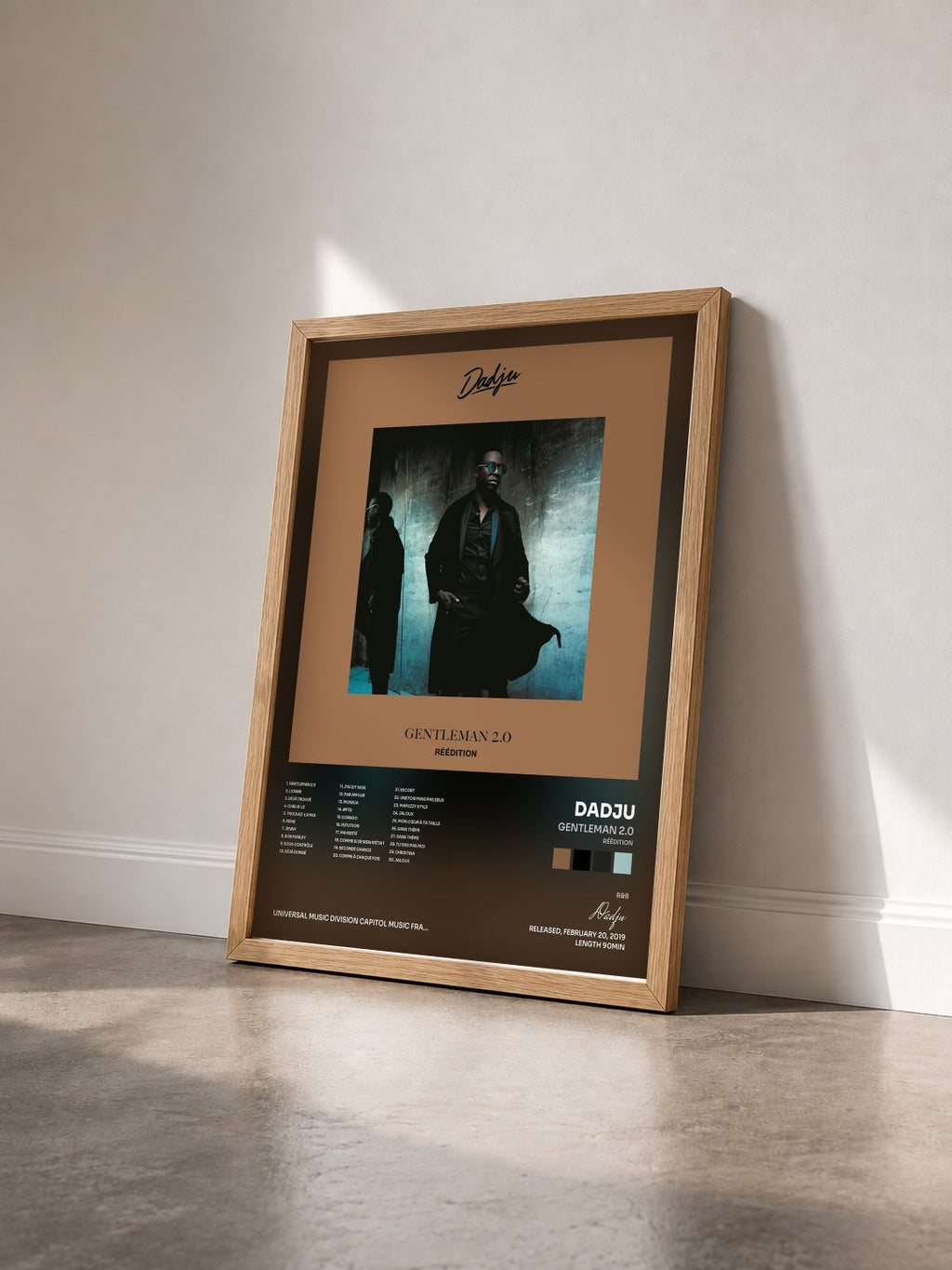 #bois Tableau de l'album Gentleman 2.0 (Réédition) de Dadju vu de trois quarts, cadre en bois brut