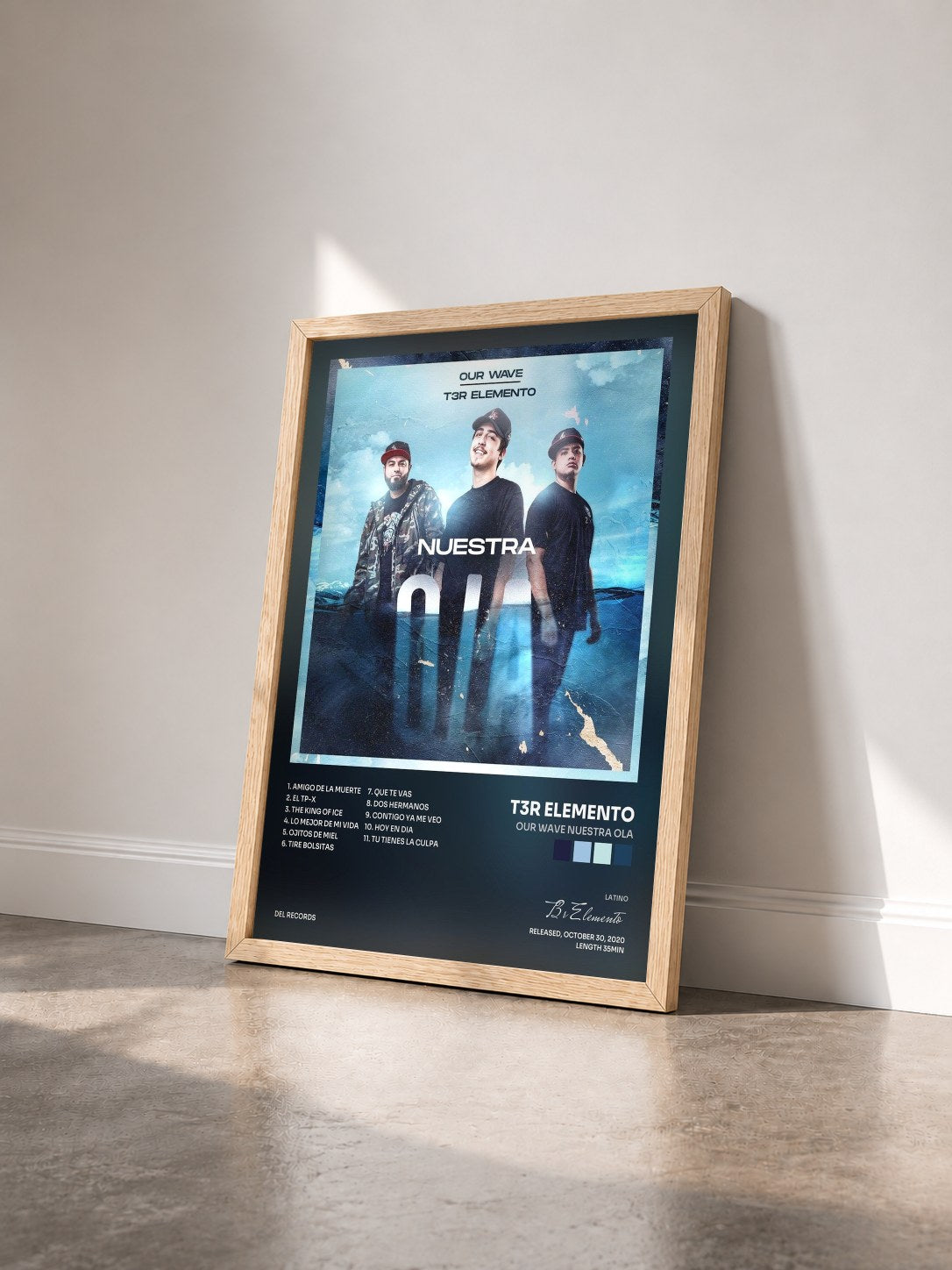 #bois Tableau de l'album Our Wave Nuestra Ola de T3r Elemento vu de trois quarts, cadre en bois brut