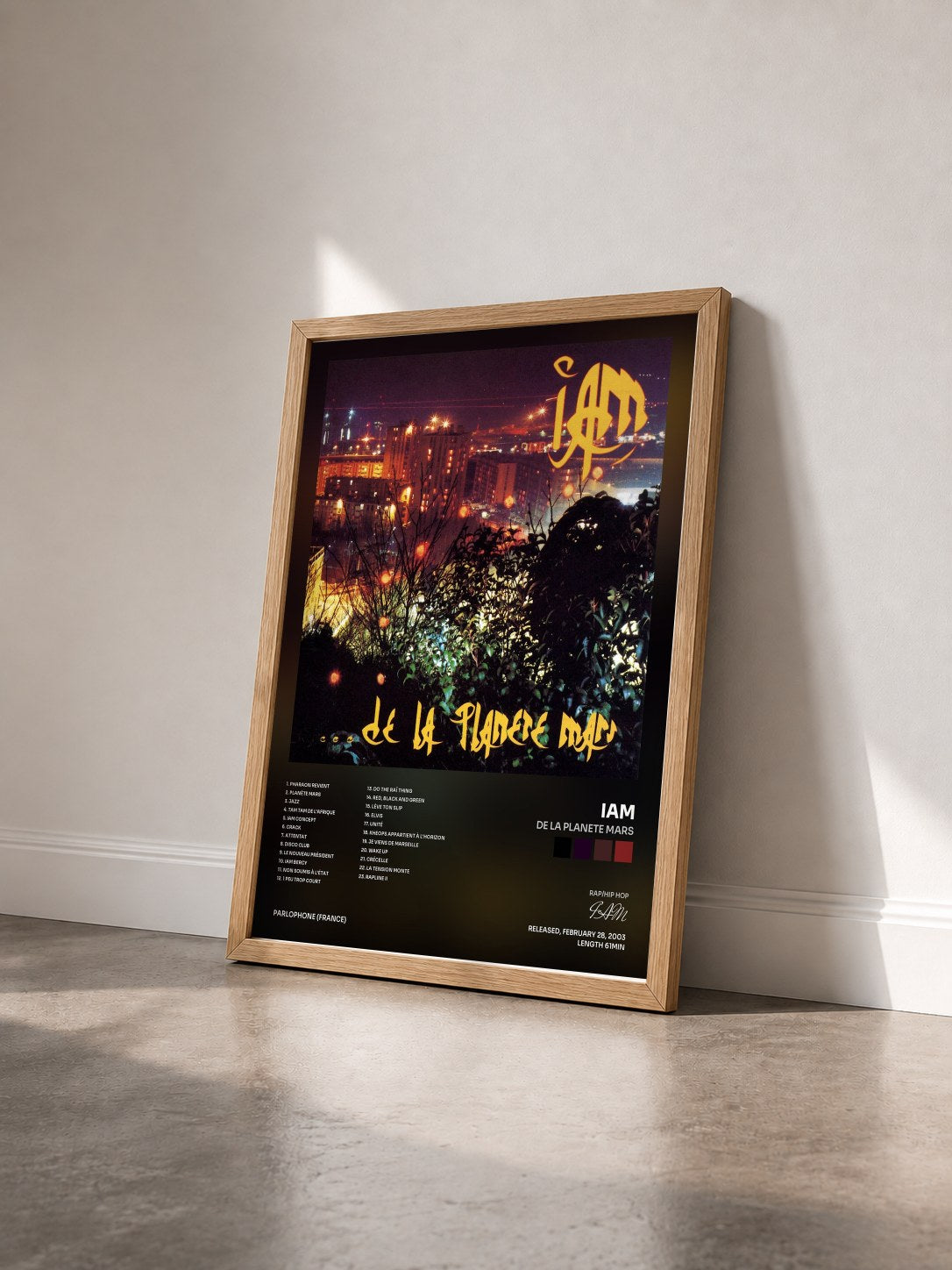 #bois Tableau de l'album De La Planete Mars de IAM vu de trois quarts, cadre en bois brut